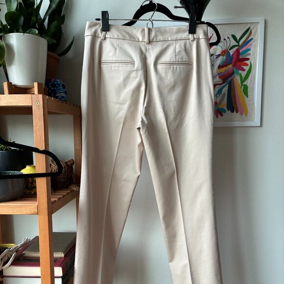 Ann Taylor Light Tan/Beige Ann Fit Pants - Size 0 - Picture 4 of 5
